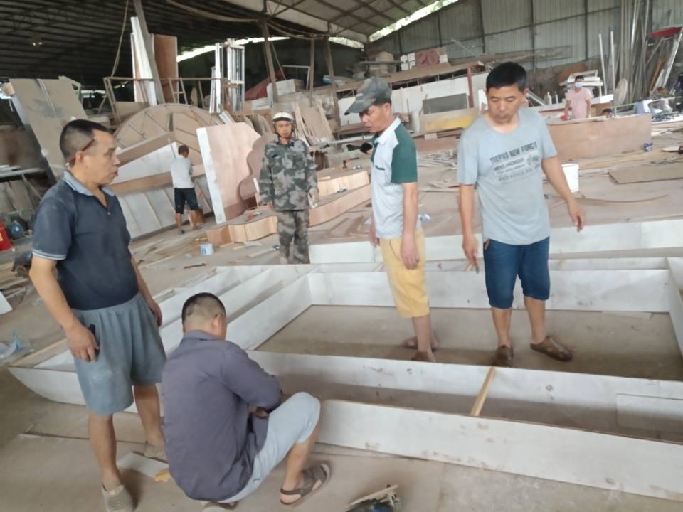 凡路展覽備戰(zhàn)東盟博覽會之工廠制作篇